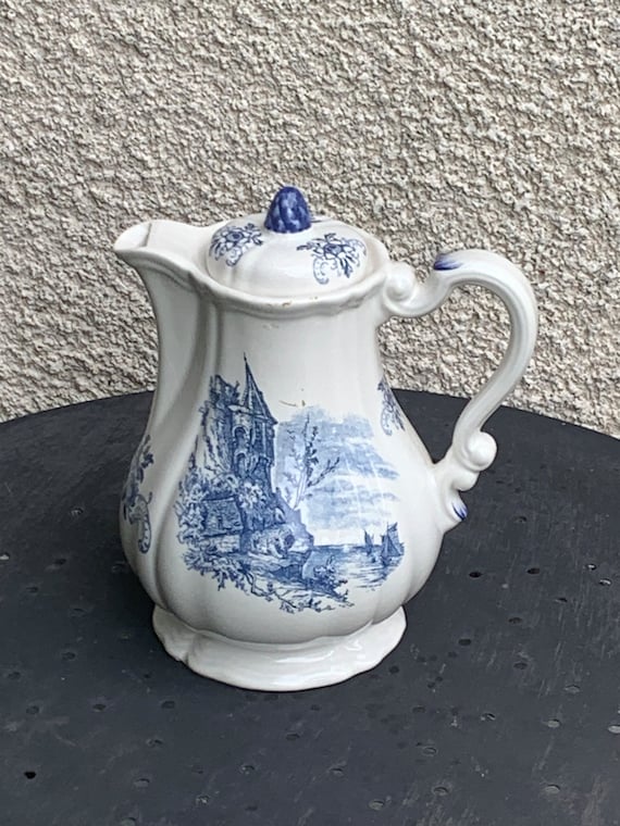 Coffee service, composed of a Surrey earthenware coffee maker, Sarreguemines, and 4 cups and 5 saucers, rusticana, Villeroy and Boch