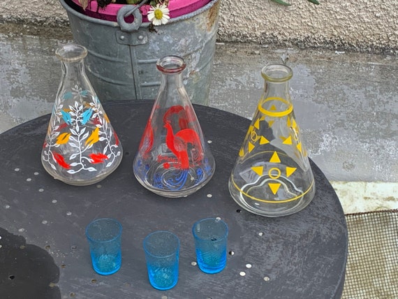 Box of carafes and small turquoise blue liquor glasses, composed of 6 pieces, design pattern, France, vintage 1950/60