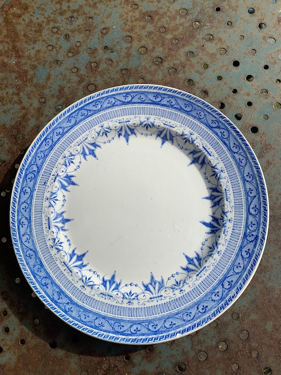 4 flat plates Gaulois model, Creil and Montereau and Elorn, Digoin Sarreguemines, collector and art deco