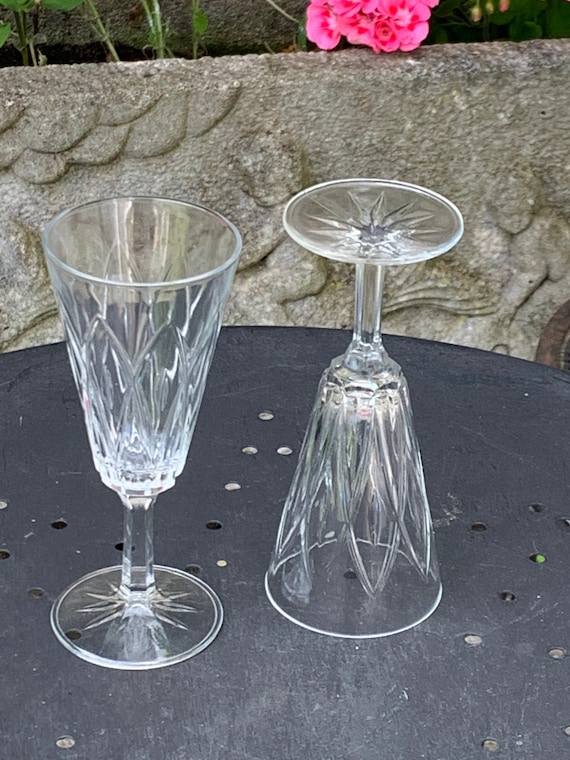 Lot of 6 transparent glass flutes vintage foliage pattern 1960