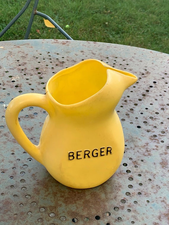 CARAFE BERGER anisette in yellow plastic, bistro collection, vintage, made in France, collector