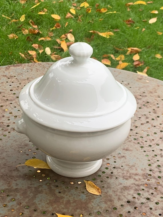 Large white earthenware tureen and lion head handles, vintage, stamped tradition Franc