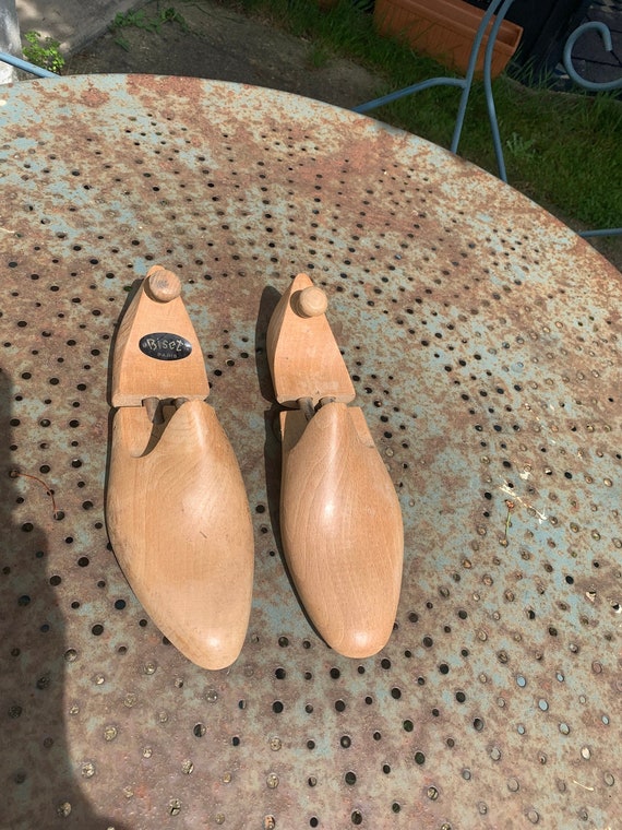 Shoe trees, shape for articulated wooden shoes, size 10, vintage Biset Paris stamps