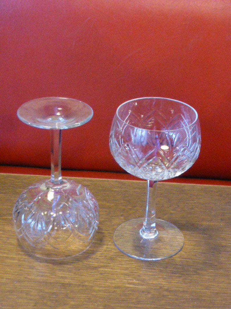 Set of 4 chiseled glasses, mismatched in vintage crystal glass image 6