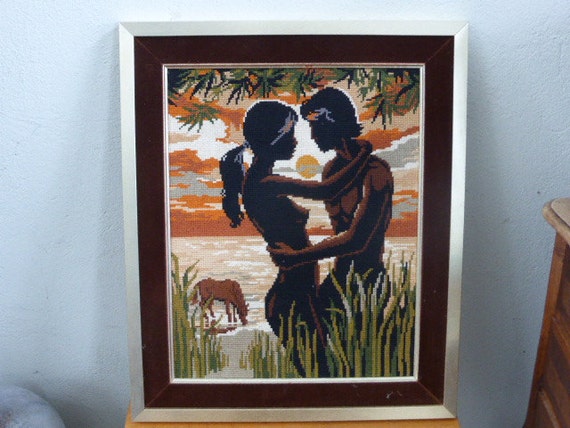 CANVAS the couple in a beautiful golden metal frame and velvet brown vintage 1970
