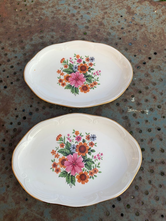 Set of two earthenware serving dishes, GIEN France, floral pattern, very colorful flowers, tableware, vintage 1960/70