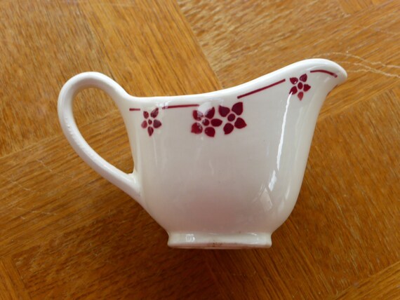 Earthenware sauce boat with red flowers, KG Luneville, France, Art Deco