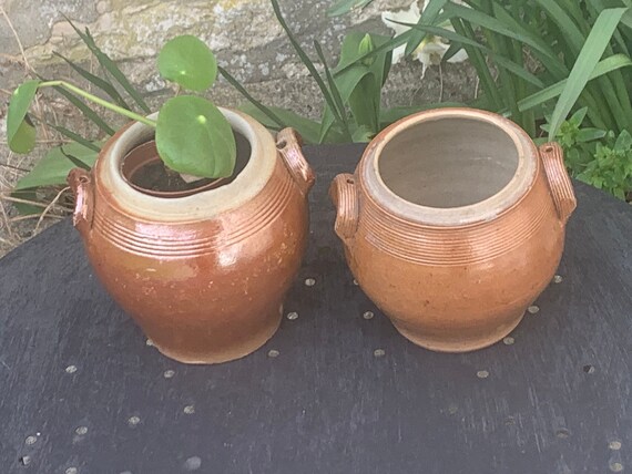 Set of two salt or spice amphora pots in beige glazed sandstone without lids, vintage and collector