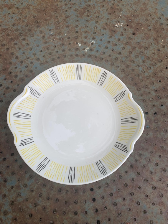 Badonviller earthenware cake plate, FB 81, vintage pattern and geometric design in yellow and black