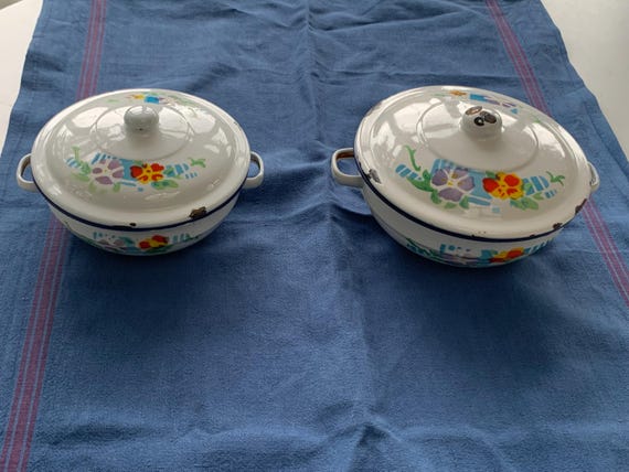 Set of two dishes, enameled iron casseroles, china, orange and purple flowers, bumper harvest made in china, vintage