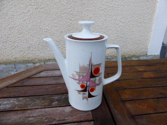 Vintage coffee pot and milk jug, 1970s design. Winterling Bavaria Marktleuthen, porcelain