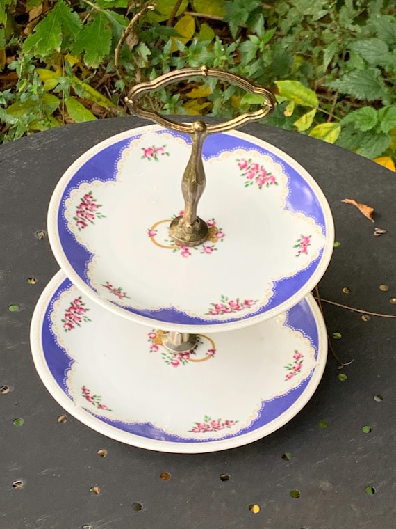 Servant, cake display with two porcelain plates, gilded brass handle, Seltmann Weiden Bavaria vintage 1960/70