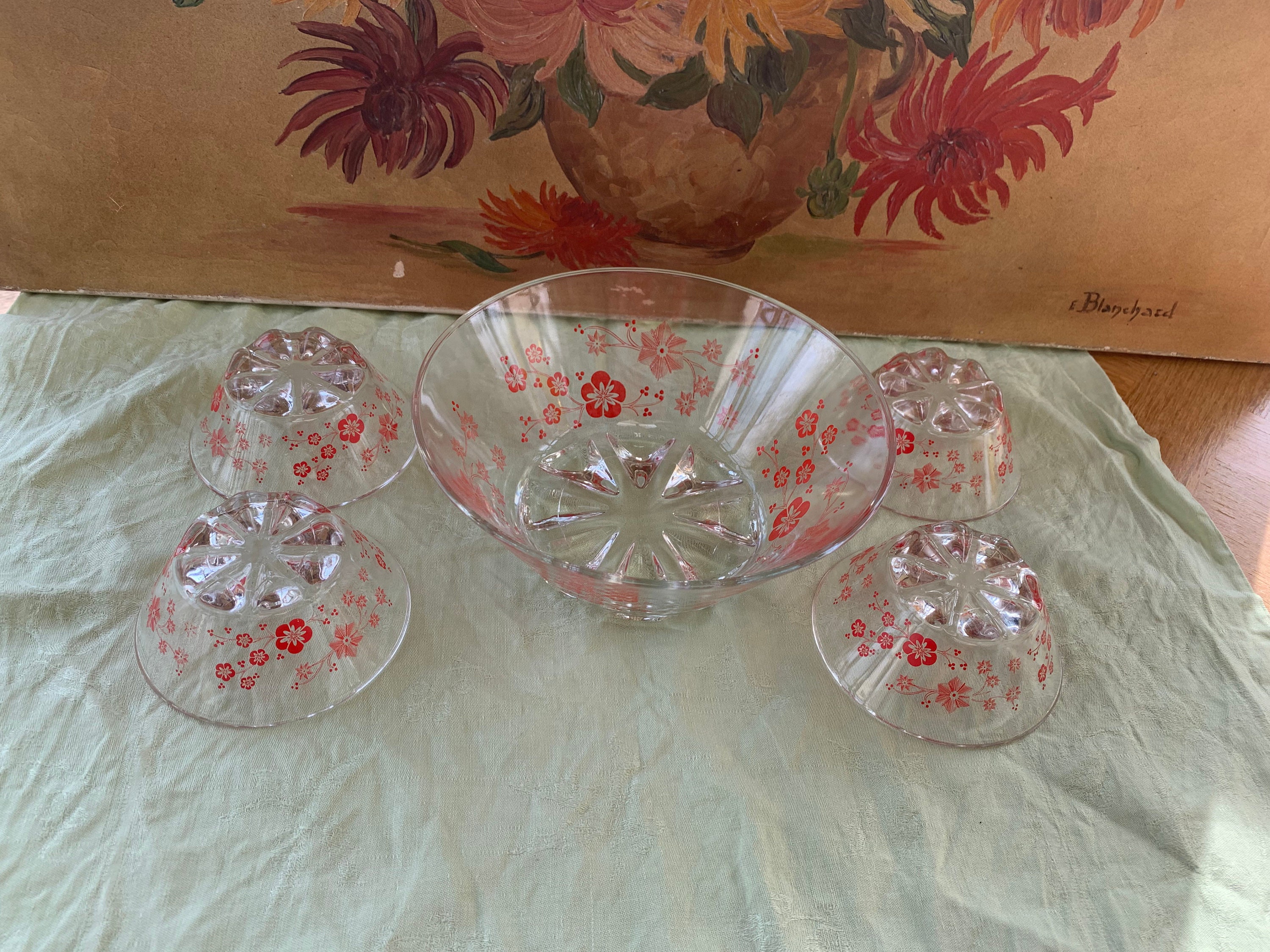 Saladier en Verre Transparent et 4 Coupelles Motif Fleurs Rouges Vintage 1970. Made in Italy