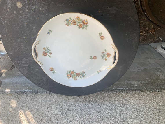 White porcelain cake plate with floral pattern, Art Deco