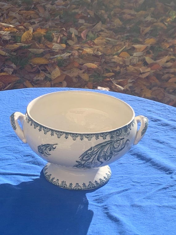Old salad bowl, Creil and Montereau, in earthenware Flora model with blue bindweed, 19th century, collector