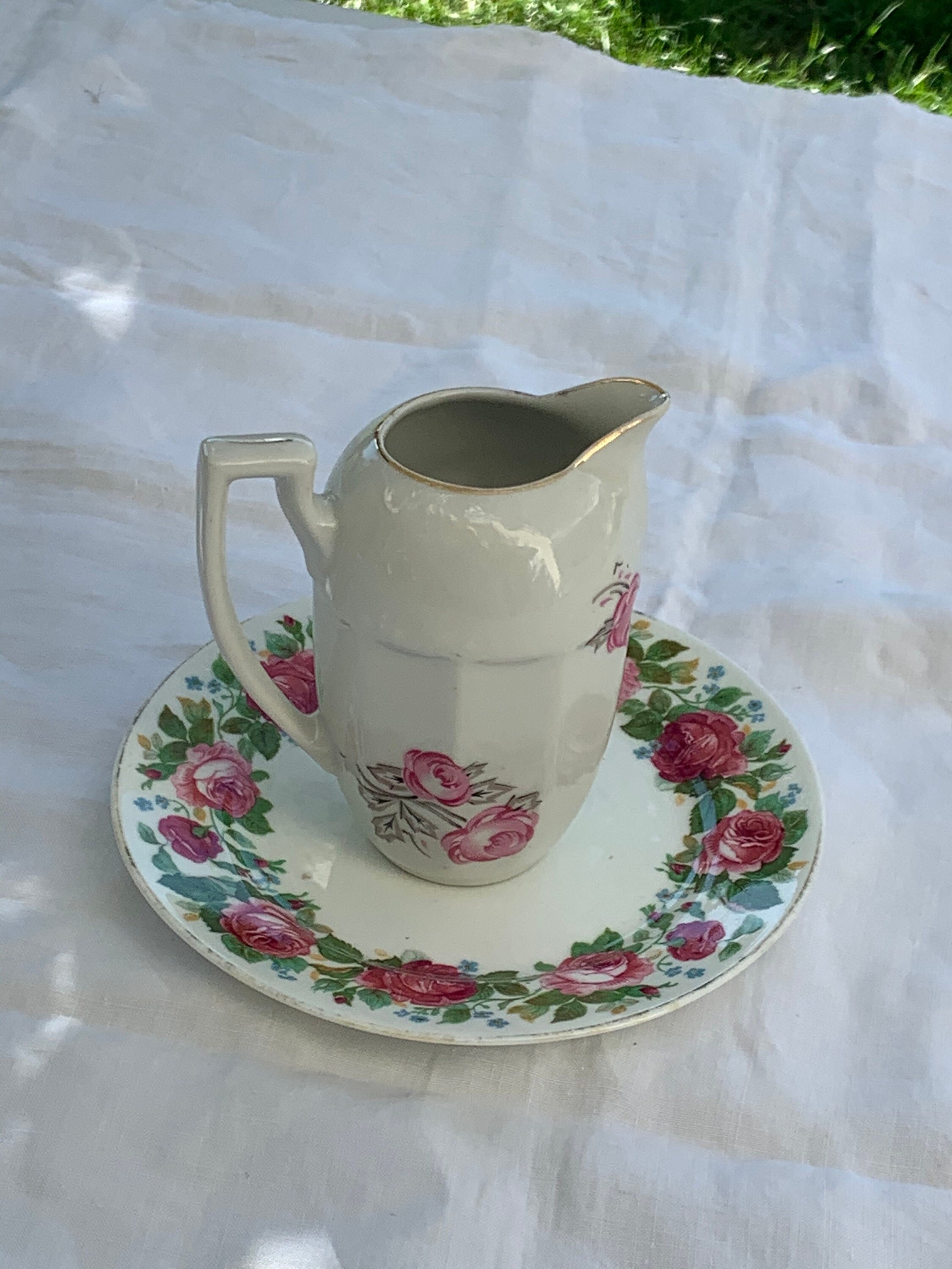 Petite Soucoupe et Pot A Lait Art Deco Motif Floral Rose, Dépareillé