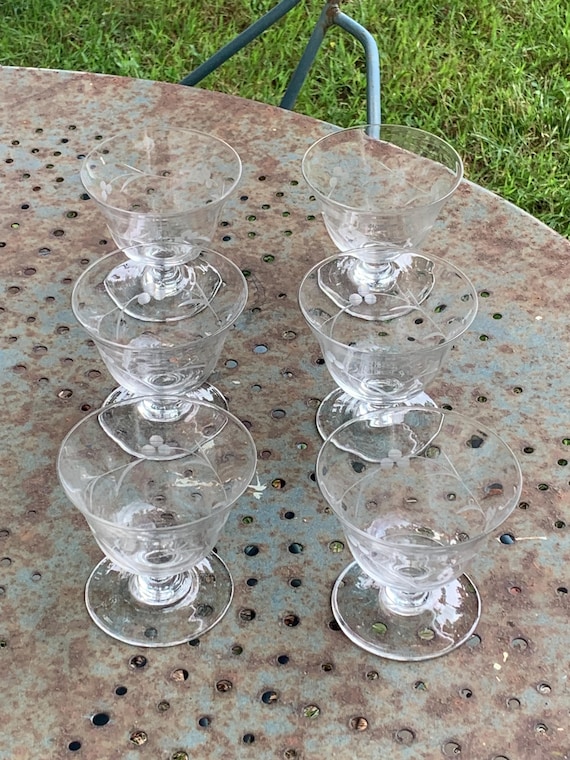 Set of 6 clear glass wine glasses with antique chiseled floral motifs
