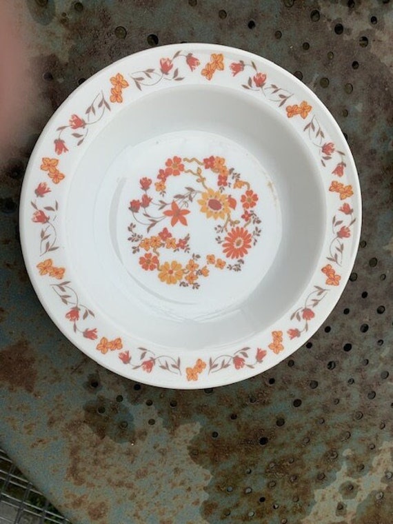 6 opalex soup plates, orange flowers, vintage arcopal 1970