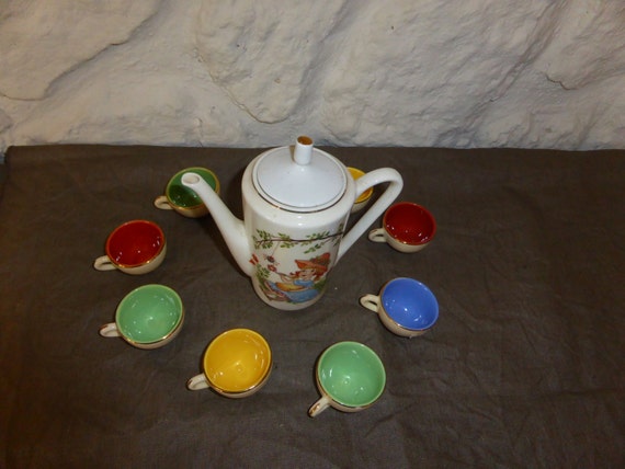 DINETTE COFFEE POt and 9 ceramics cups for dolls vintage 1960/1970