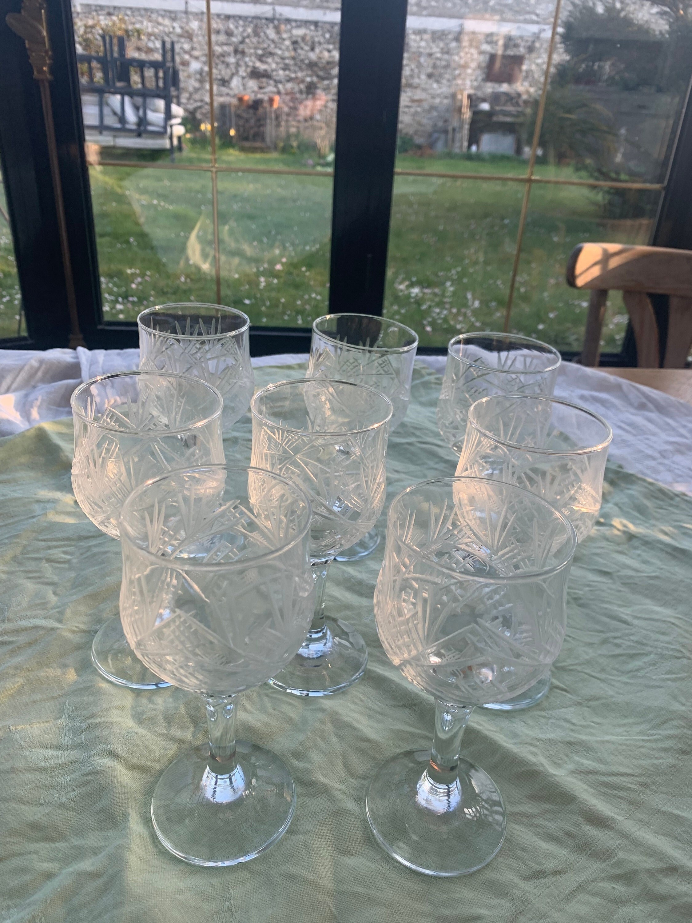 8 Verres A Vin, en Verre Transparent et Ciselé, Vintage