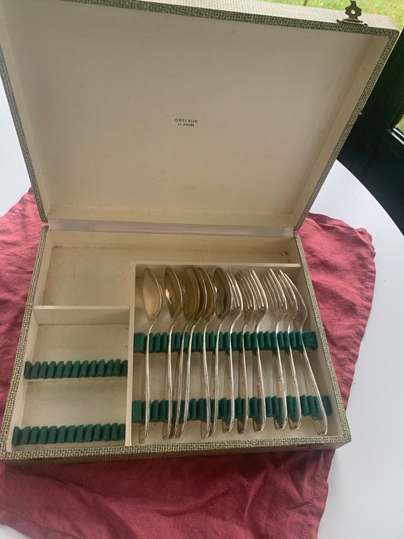 Set of 12 cutlery, 6 soup spoons and 6 forks in silver metal, hallmark 84 and hallmark in their original box, vintage 1960,