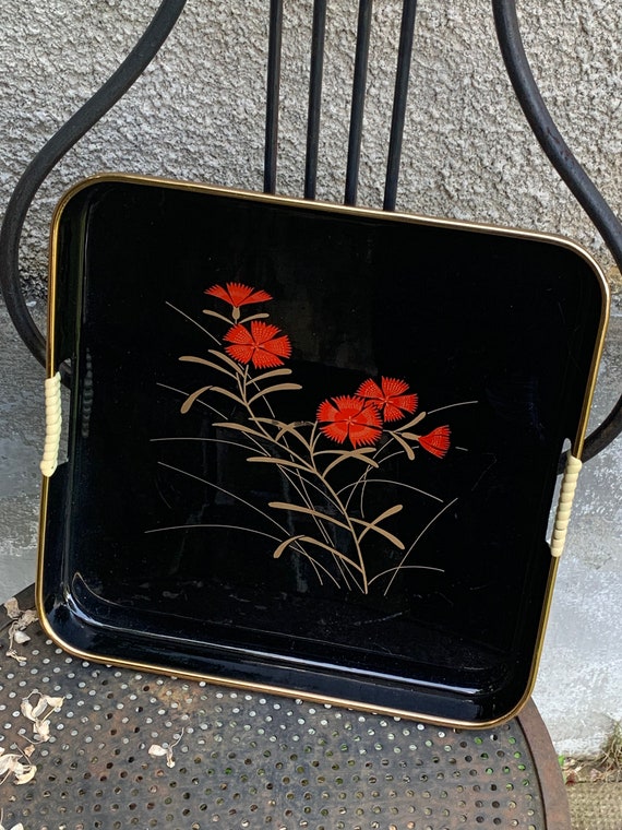 Black and gold plastic tray, white scoubidou, vintage red flower pattern 1960
