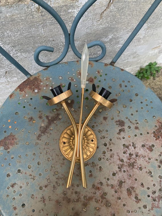 Double wall light in gold metal with metal and plastic arrow, without globes, vintage