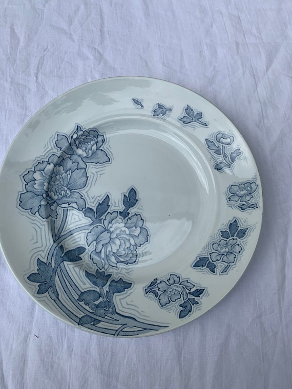 Large flat plate, serving plate Floreal Luneville, K & G, made in france in faience and blue flowers, vintage and collector