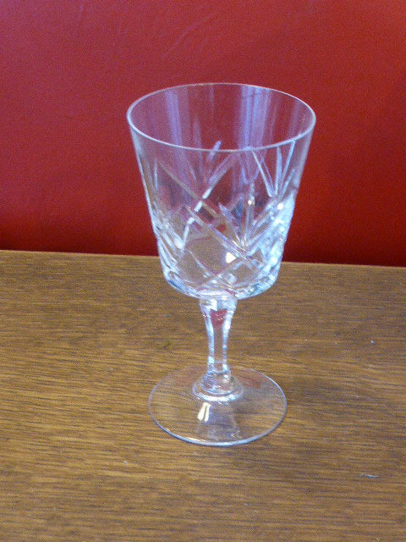 Set of 4 chiseled glasses, mismatched in vintage crystal glass image 5