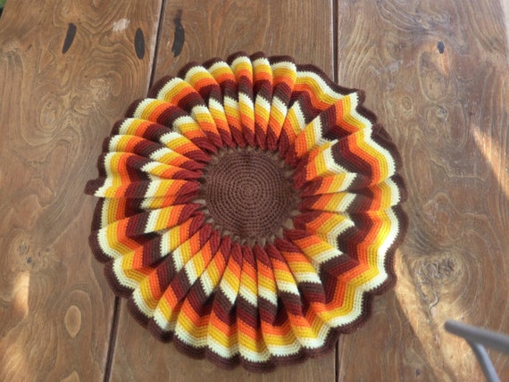 Crochet wool placemat, artisanal, made in France, vintage 1970 in brown, yellow, orange and edge colors