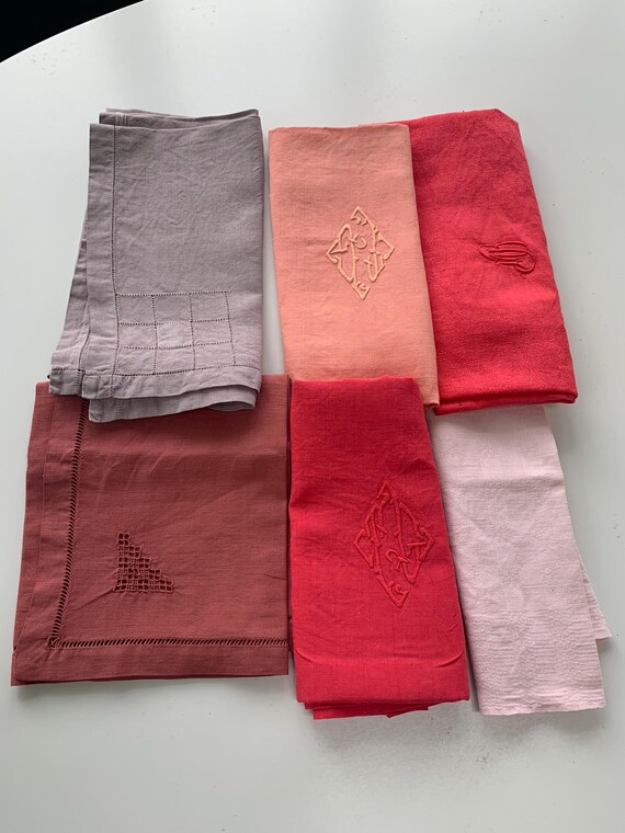 6 large tinted napkins, shades of pink, embroidered and monogrammed, old, in linen or cotton, Art Deco