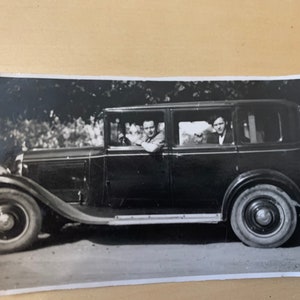 Lotto di 3 vecchie fotografie, bianco e nero, trazione, vecchia automobile e il picnic sulle rive della Senna, belle epoque, rare