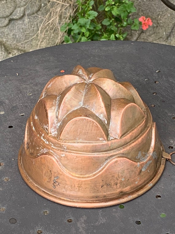 Copper cake mold, star pattern, to hang for decoration, kitchenalia and old