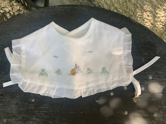 Bib for embroidered dolls, white fabrics, artisanal, old