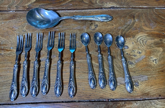 Dessert cutlery service, consisting of a large spoon, 6 forks and 4 old spoons hallmark 800, worked, collector