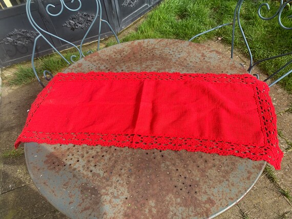 Linen and cotton table runner with vintage red crochet border