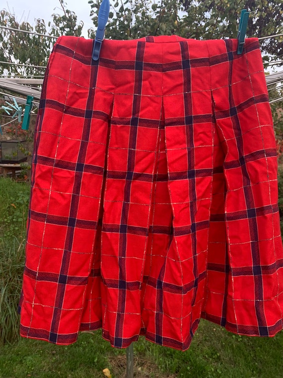 Red plaid skirt, Scottish PIERBE, size 36/38 made in France, double vintage flat pleats 1960/70