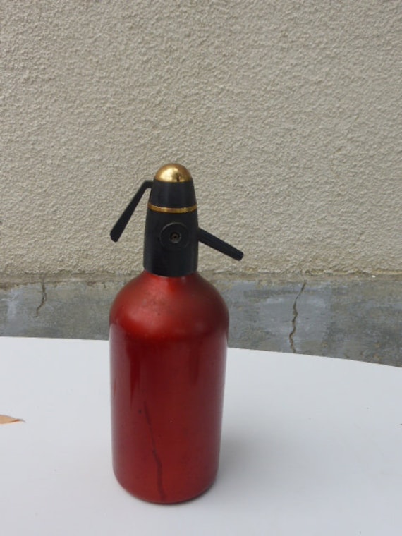 Siphon en Metal de Couleur Rouge et Or Bouchon Bakelite Noir Vintage 1960/70