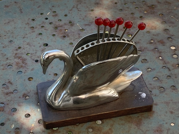 Rack for spades, 6 spades, aperitif, in the shape of a swan, stainless steel metal on a wooden base, vintage 1960