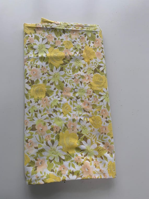 Bolster case, floral fabrics, yellow roses and white daisies vintage 1970,
