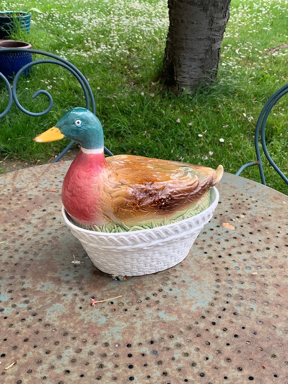 Charming duck, slip, enameled ceramic terrine, white basket-shaped base and duck lid, vintage and collector's item, to use as a centerpiece