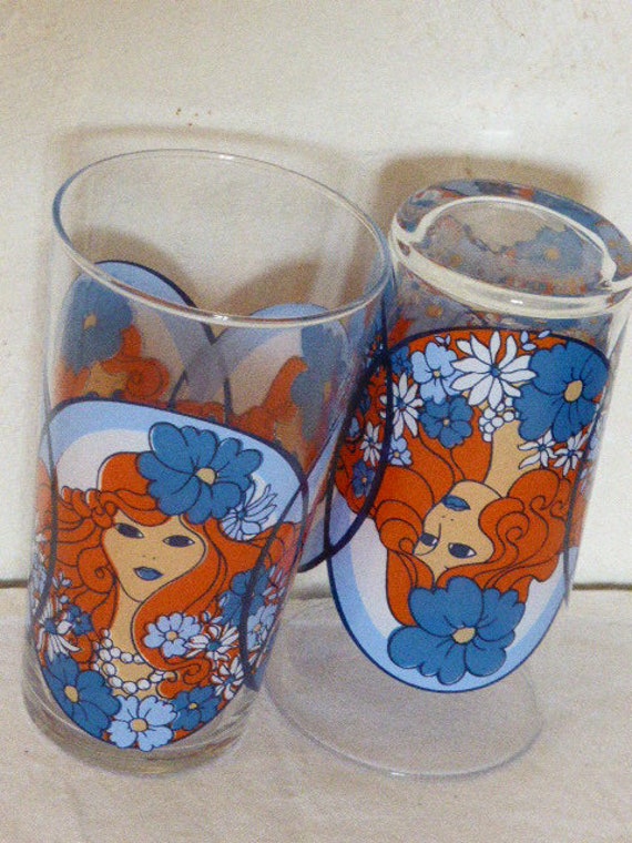 4 glasses with women's psychedelic flower motifs vintage 1970