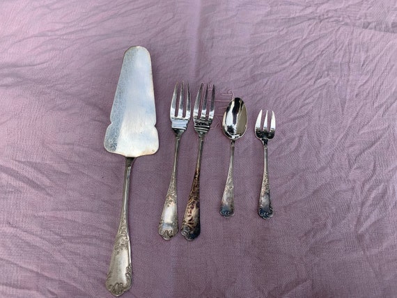 5 silver metal cutlery, pie server, two forks, small fork and spoon, hallmarked, chiseled, franor, art deco