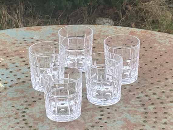 5 whiskey glasses, Cristal bayel stamps, transparent crystal with geometric patterns, elegant and vintage