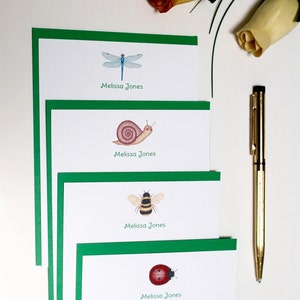 Ensemble de cartes de notes de papeterie personnalisées. Papeterie d’escargot de coccinelle libellule d’abeille de jardin. Offrez aux femmes des filles des enfants. Cartes de notes de papeterie personnalisées.