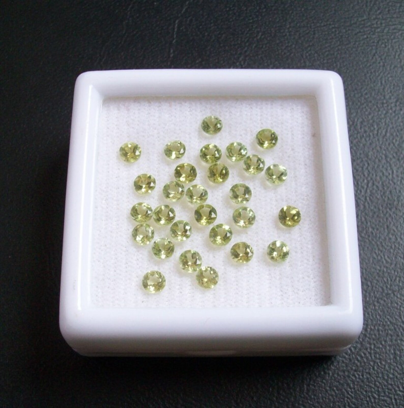 25 Pieces 3mm Peridot Faceted Round Gemstone 3mm Peridot Etsy