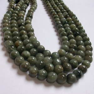 8mm Approx.. Natural genuine GREEN CAT&#39;S eye roundel plain beads ...  lots of gorgeous beautiful GREEN color gems