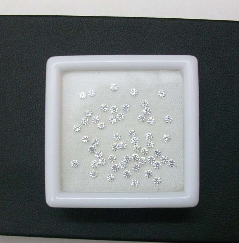 EXTRA BRILLIANT 100 FACETS ROUND 8 MM. WHITE CUBIC ZIRCONIA CZ