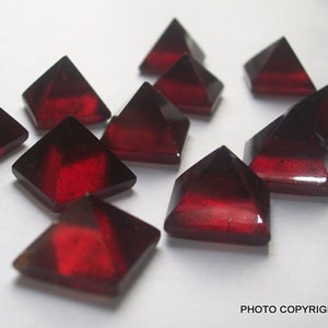 Magic PYRAMID 10mm Natural HESSONITE Garnet Cabochon Pyramid Gemstone, Hessonite Garnet Pyramid Cabochon have lots of gorgeous