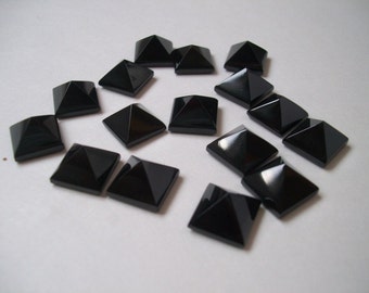 10mm Black SPINAL Pyramid Cabochon have lots of gorgeous..... AAA quality beautiful Black color